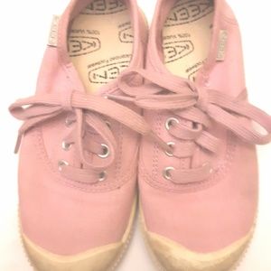 Girls keen shoes